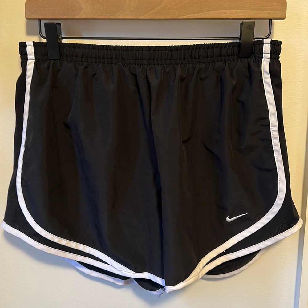 Nike women’s Tempo running shorts, size L